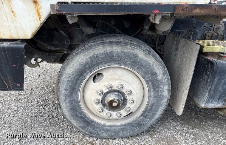 image for item EU2201 1999 Ottawa 30 yard truck