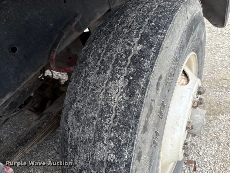 image for item EU2201 1999 Ottawa 30 yard truck