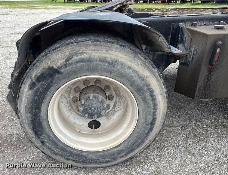 image for item EU2201 1999 Ottawa 30 yard truck