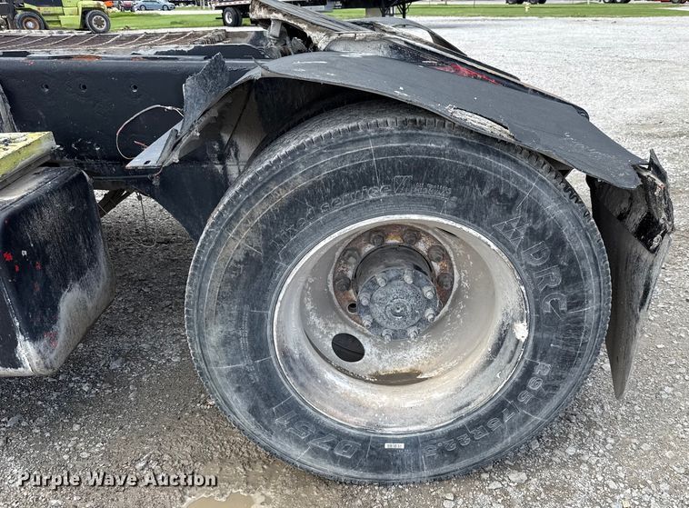 image for item EU2201 1999 Ottawa 30 yard truck