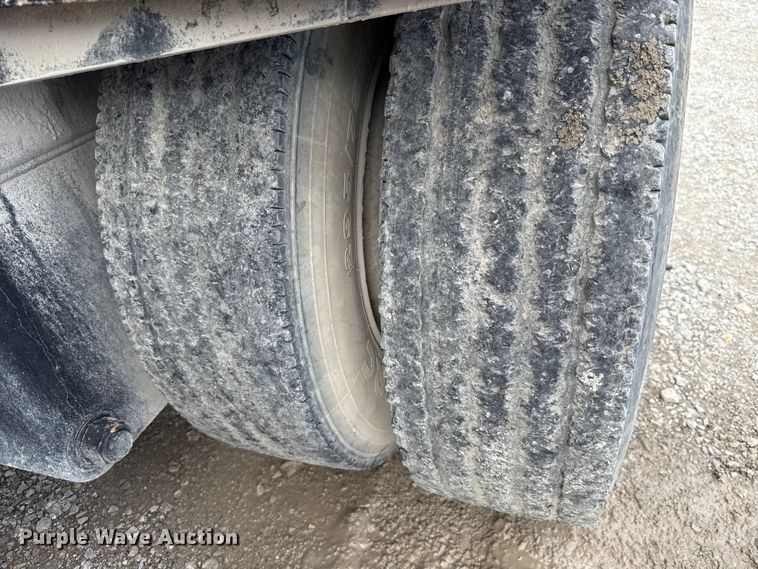 image for item EU2201 1999 Ottawa 30 yard truck