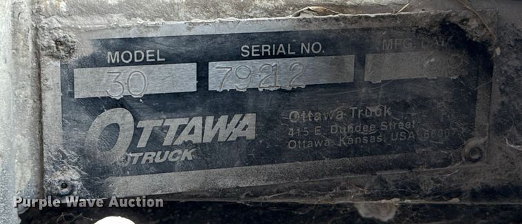 image for item EU2201 1999 Ottawa 30 yard truck