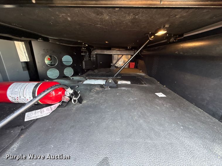 image for item EU2207 2021 Kenworth T680 semi truck