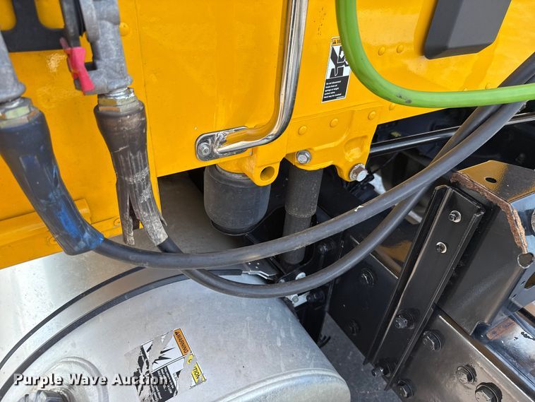 image for item EU2207 2021 Kenworth T680 semi truck