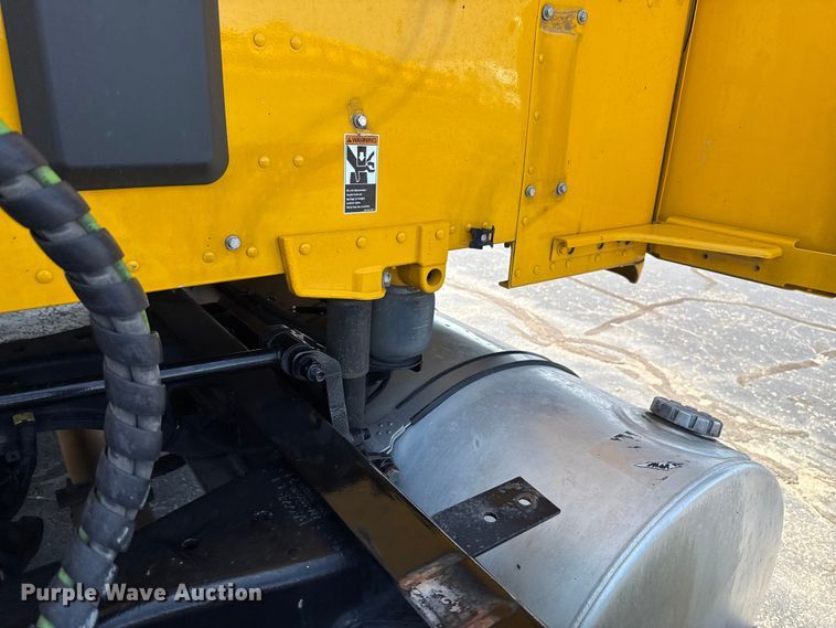 image for item EU2207 2021 Kenworth T680 semi truck