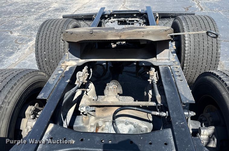 image for item EU2207 2021 Kenworth T680 semi truck