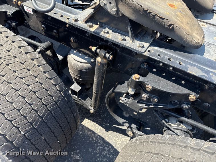 image for item EU2207 2021 Kenworth T680 semi truck