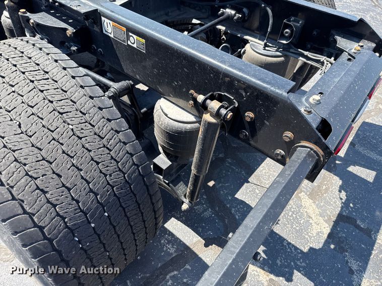 image for item EU2207 2021 Kenworth T680 semi truck