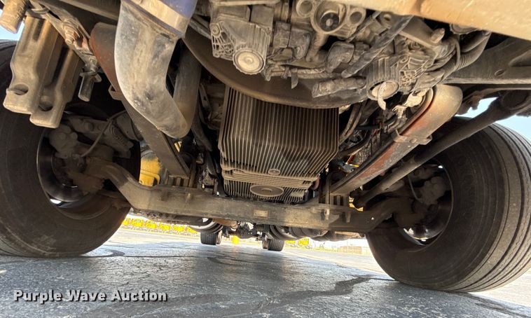 image for item EU2207 2021 Kenworth T680 semi truck