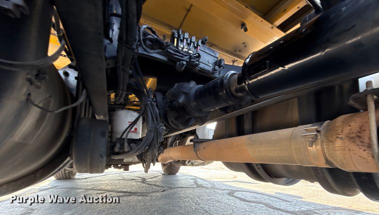 image for item EU2207 2021 Kenworth T680 semi truck