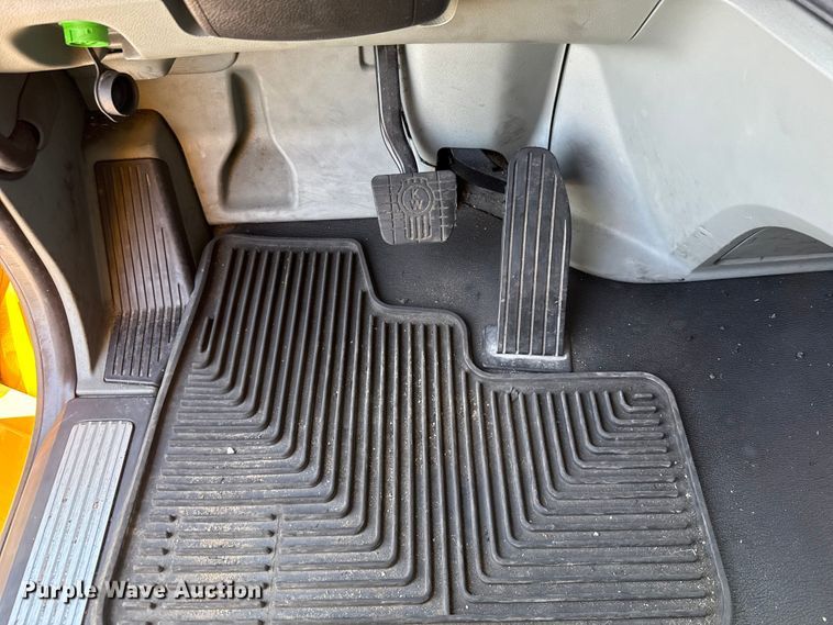 image for item EU2207 2021 Kenworth T680 semi truck