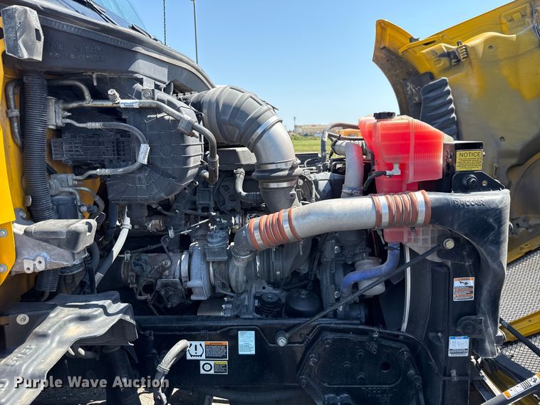 image for item EU2207 2021 Kenworth T680 semi truck