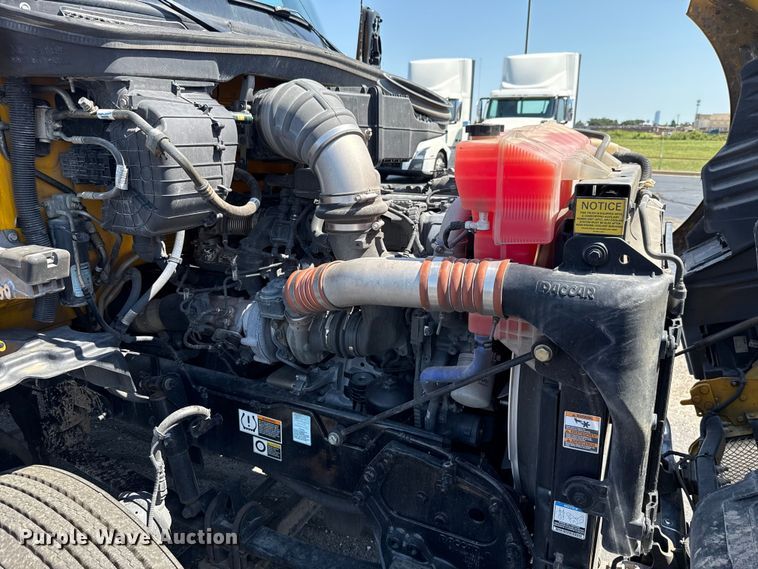 image for item EU2207 2021 Kenworth T680 semi truck