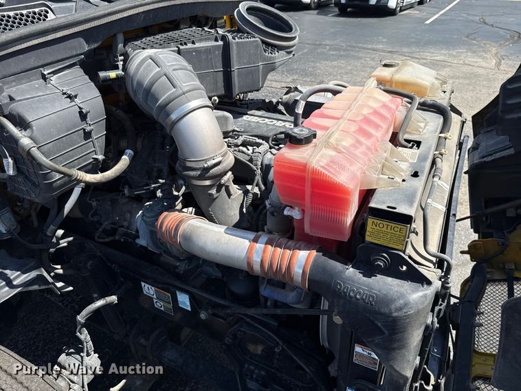 image for item EU2207 2021 Kenworth T680 semi truck