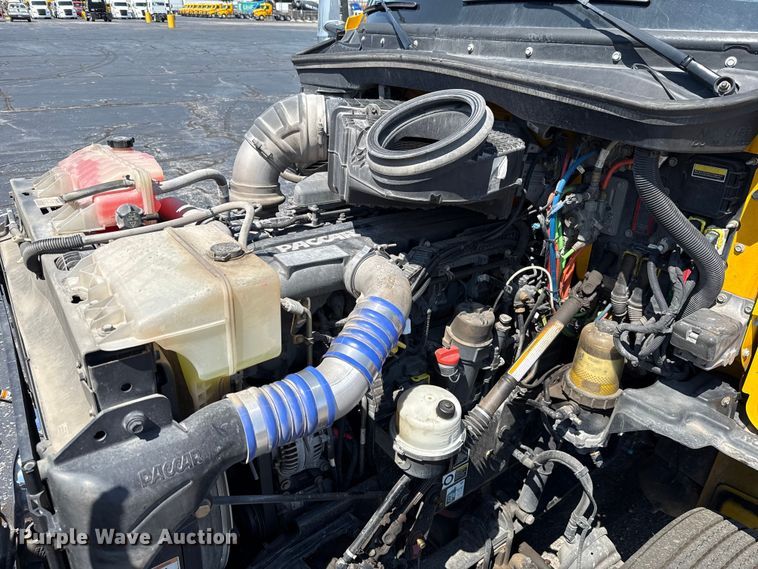 image for item EU2207 2021 Kenworth T680 semi truck