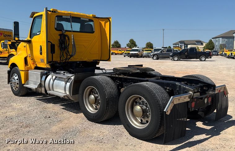 image for item EU2208 2021 International LT625 semi truck