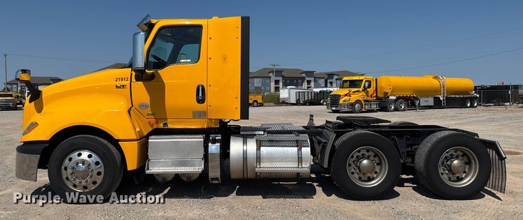 image for item EU2208 2021 International LT625 semi truck