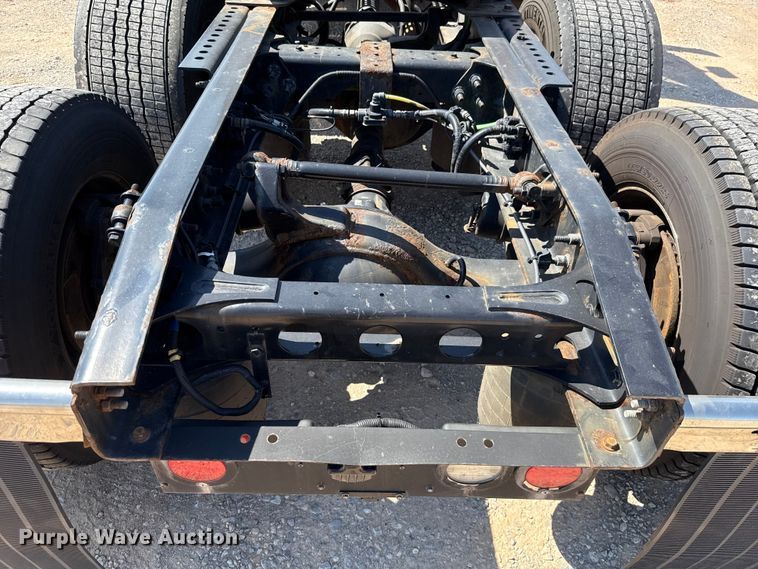 image for item EU2208 2021 International LT625 semi truck