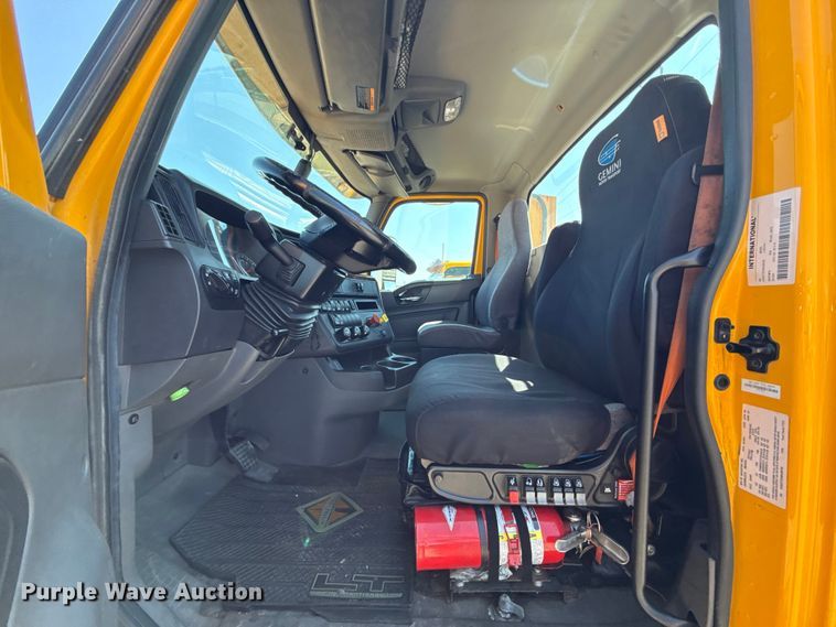 image for item EU2208 2021 International LT625 semi truck