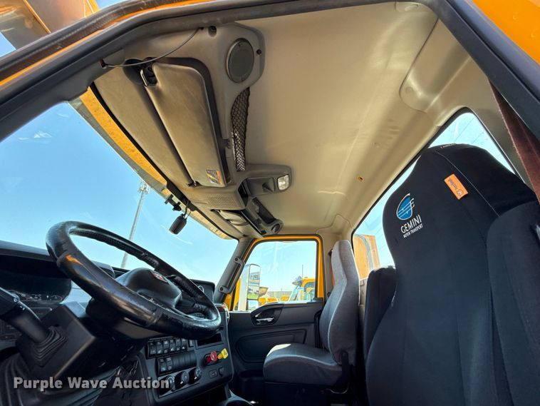 image for item EU2208 2021 International LT625 semi truck