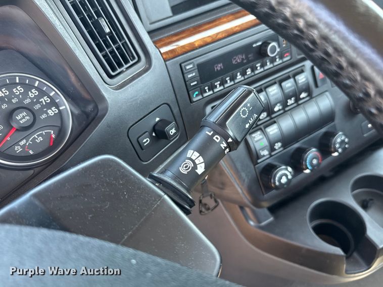 image for item EU2208 2021 International LT625 semi truck