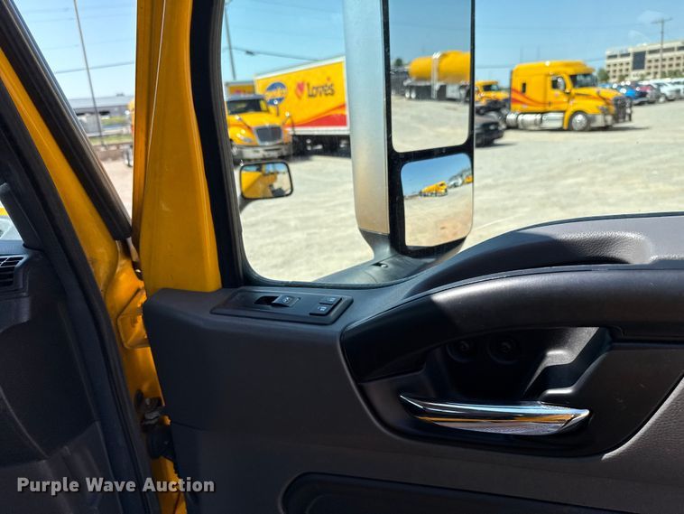 image for item EU2208 2021 International LT625 semi truck