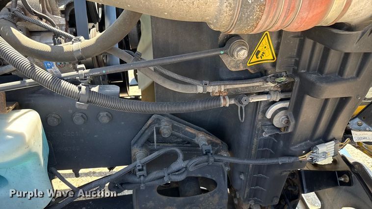 image for item EU2208 2021 International LT625 semi truck