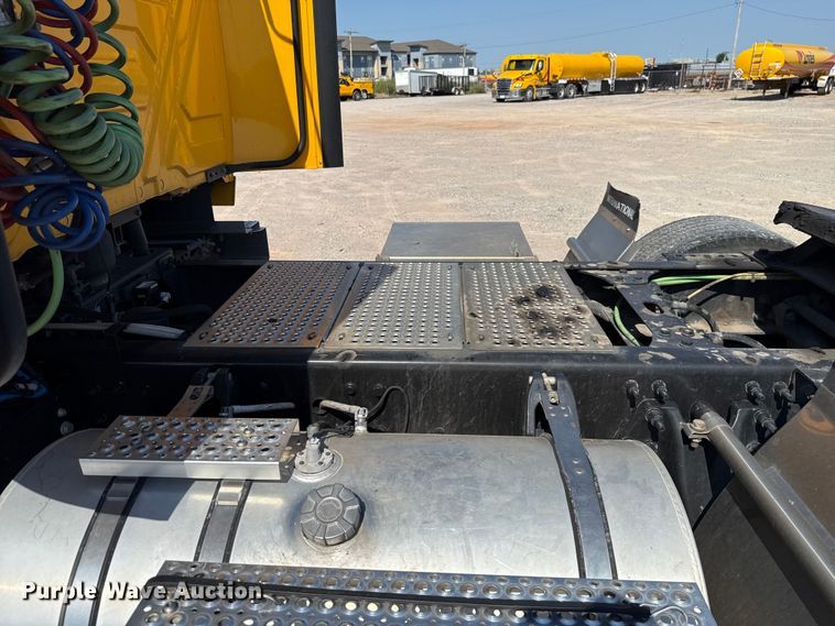 image for item EU2209 2021 International LT625 semi truck