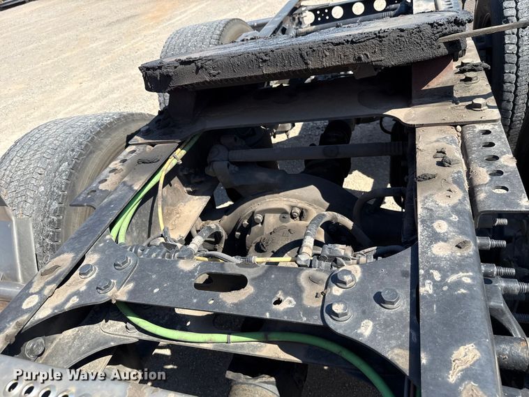 image for item EU2209 2021 International LT625 semi truck