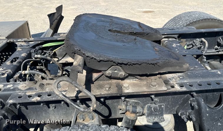 image for item EU2209 2021 International LT625 semi truck