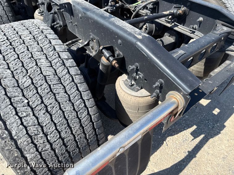 image for item EU2209 2021 International LT625 semi truck