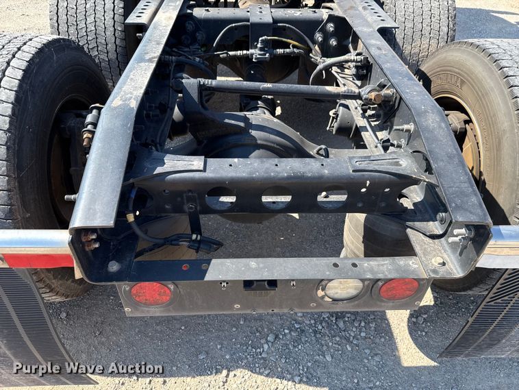 image for item EU2209 2021 International LT625 semi truck