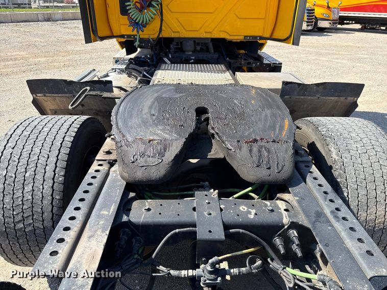 image for item EU2209 2021 International LT625 semi truck