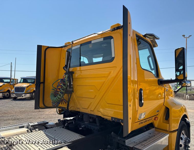 image for item EU2209 2021 International LT625 semi truck