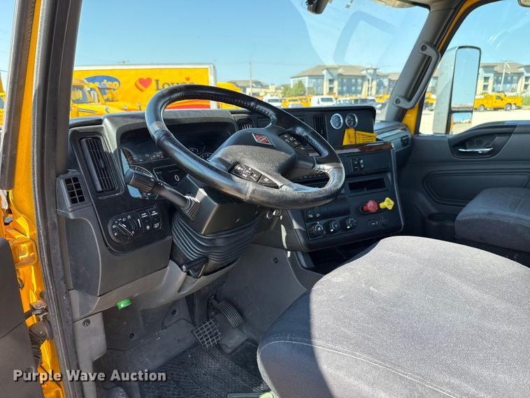 image for item EU2209 2021 International LT625 semi truck