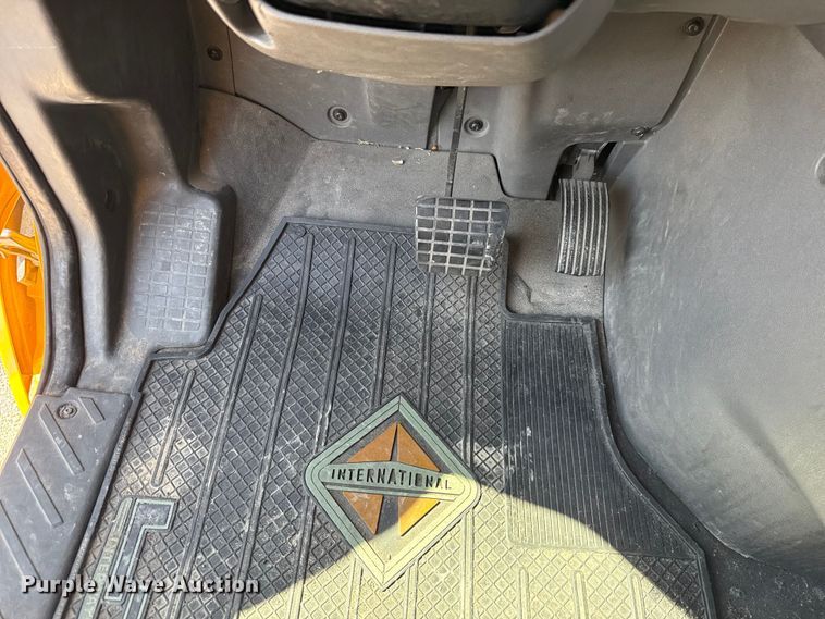 image for item EU2209 2021 International LT625 semi truck