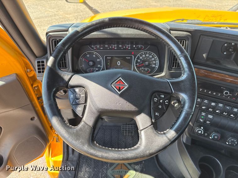 image for item EU2209 2021 International LT625 semi truck