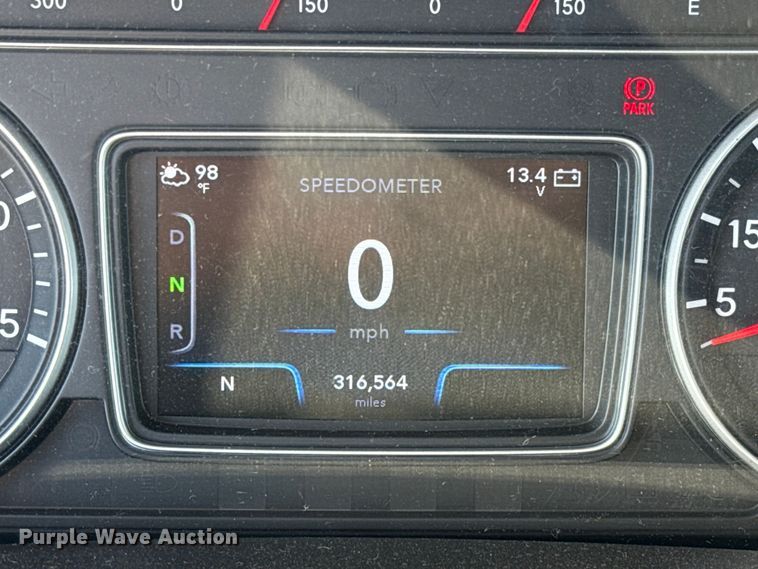 image for item EU2209 2021 International LT625 semi truck