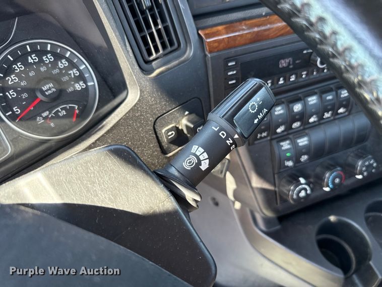 image for item EU2209 2021 International LT625 semi truck