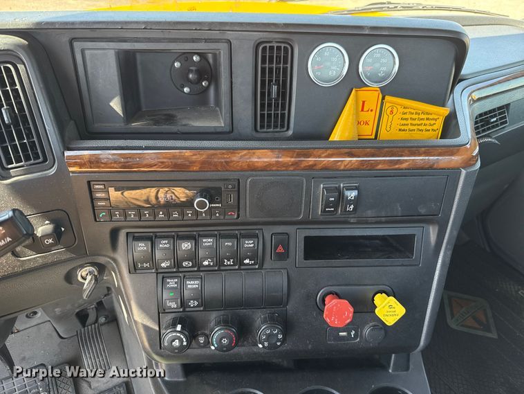 image for item EU2209 2021 International LT625 semi truck