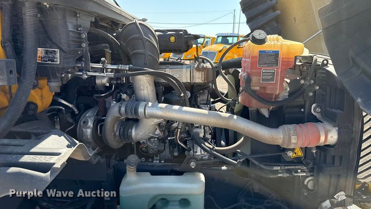 image for item EU2209 2021 International LT625 semi truck