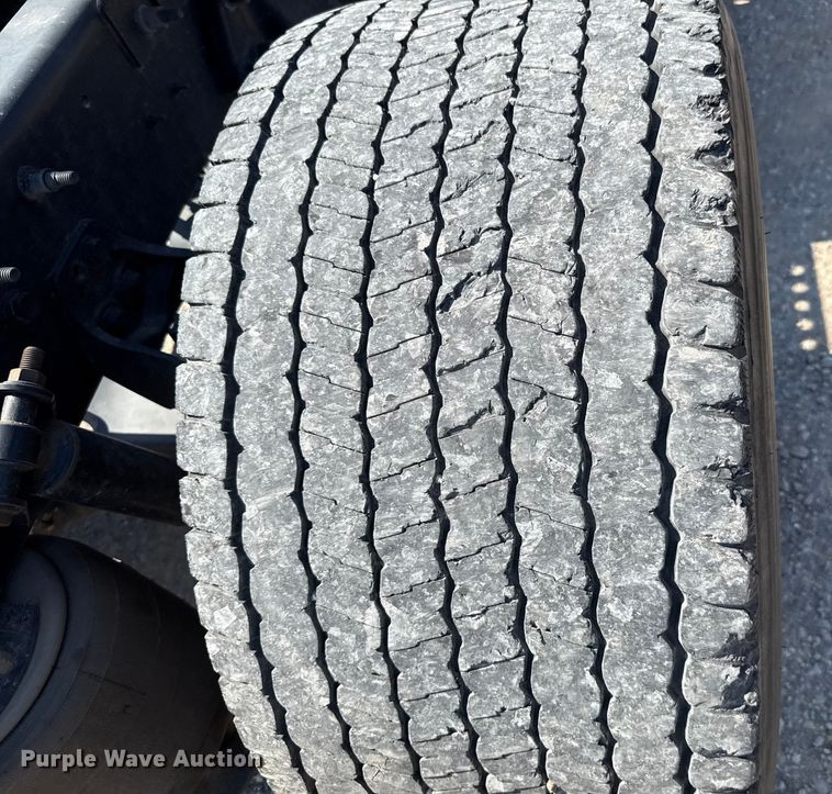 image for item EU2209 2021 International LT625 semi truck