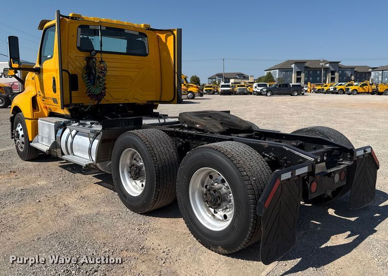 image for item EU2210 2021 International LT625 semi truck