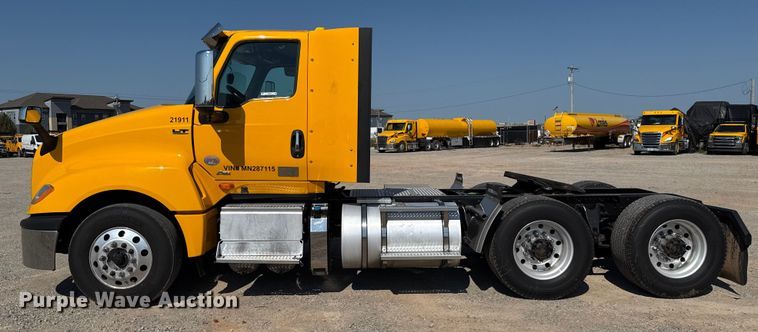 image for item EU2210 2021 International LT625 semi truck