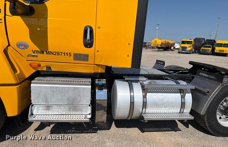 image for item EU2210 2021 International LT625 semi truck