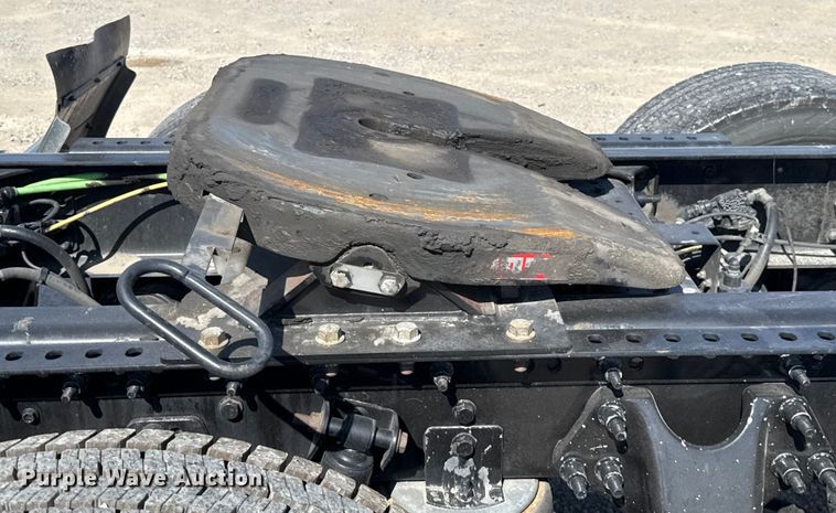 image for item EU2210 2021 International LT625 semi truck