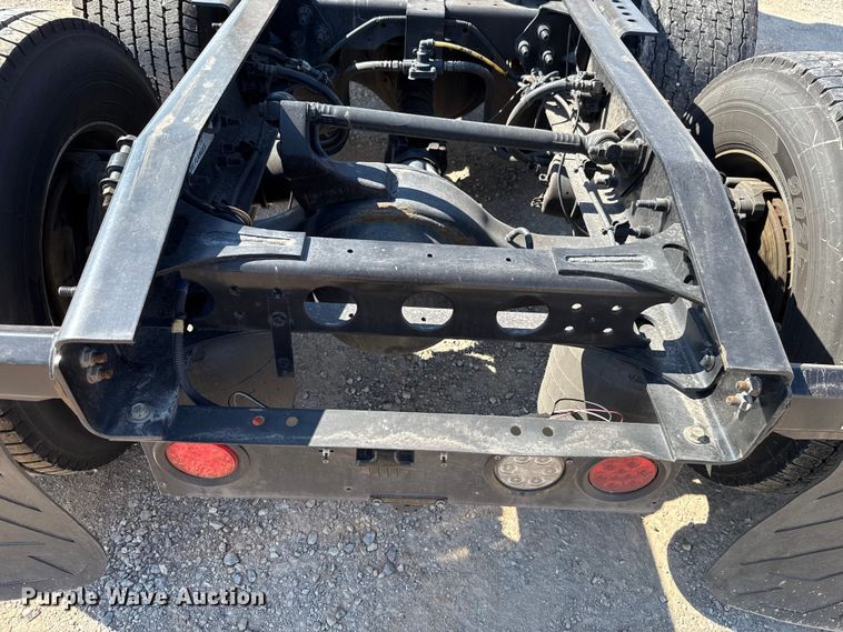 image for item EU2210 2021 International LT625 semi truck