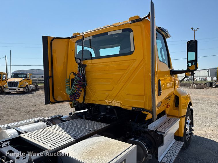 image for item EU2210 2021 International LT625 semi truck