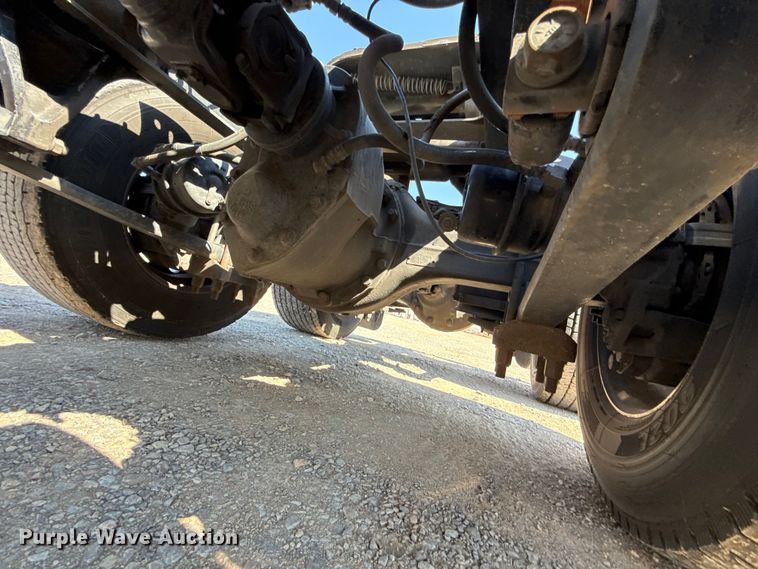 image for item EU2210 2021 International LT625 semi truck