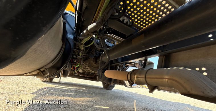 image for item EU2210 2021 International LT625 semi truck